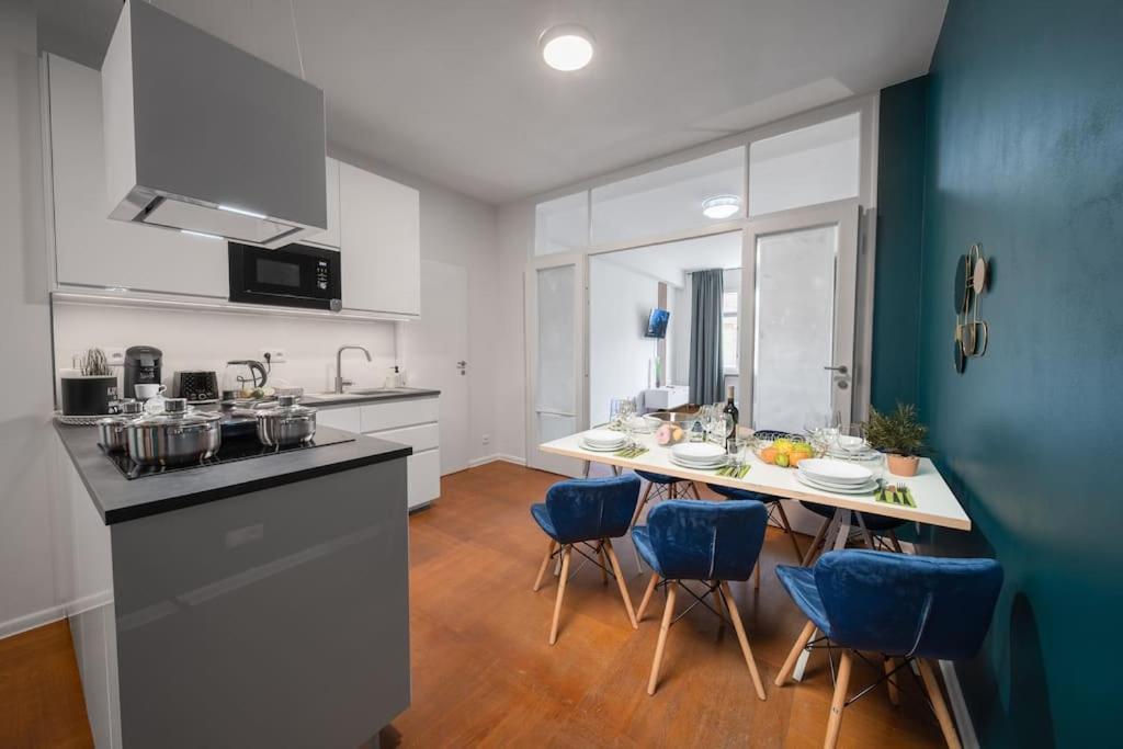 Apartment 3b Bright Beautiful Newly Renovated 3br Prague