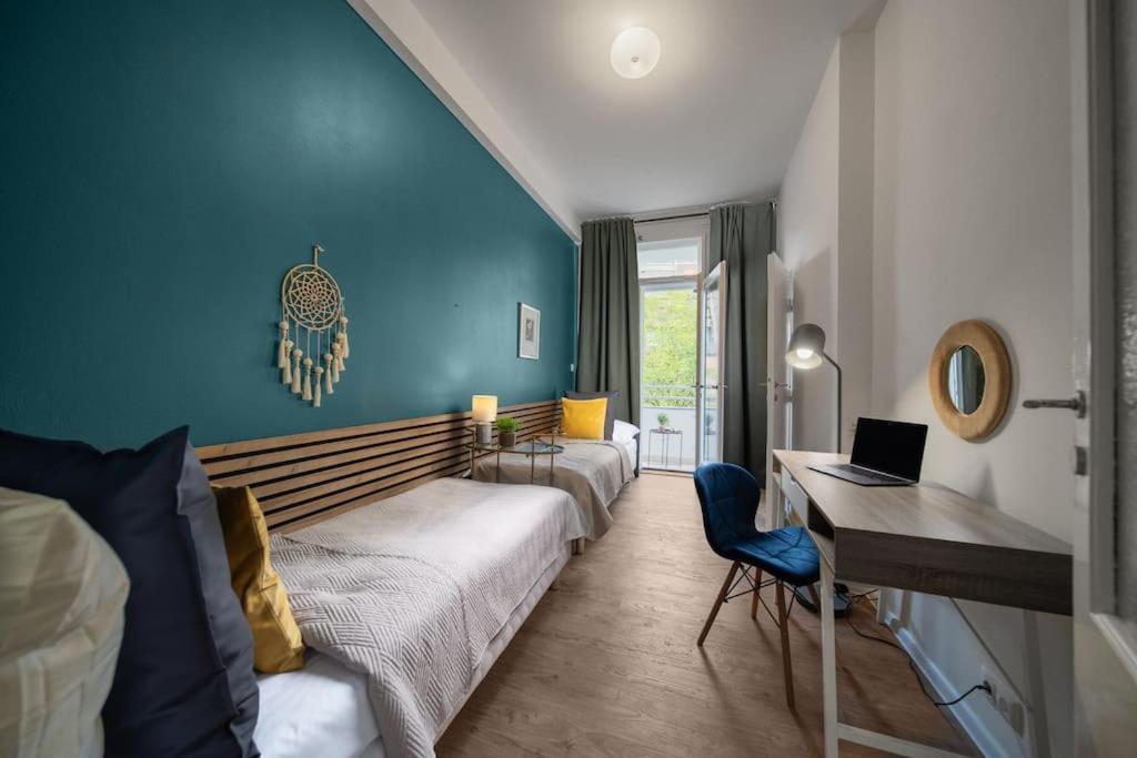 Apartment 3b Bright Beautiful Newly Renovated 3br