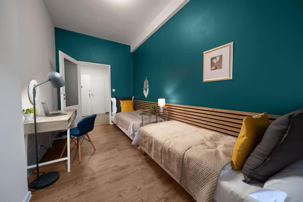3b Bright Beautiful Newly Renovated 3br Prague